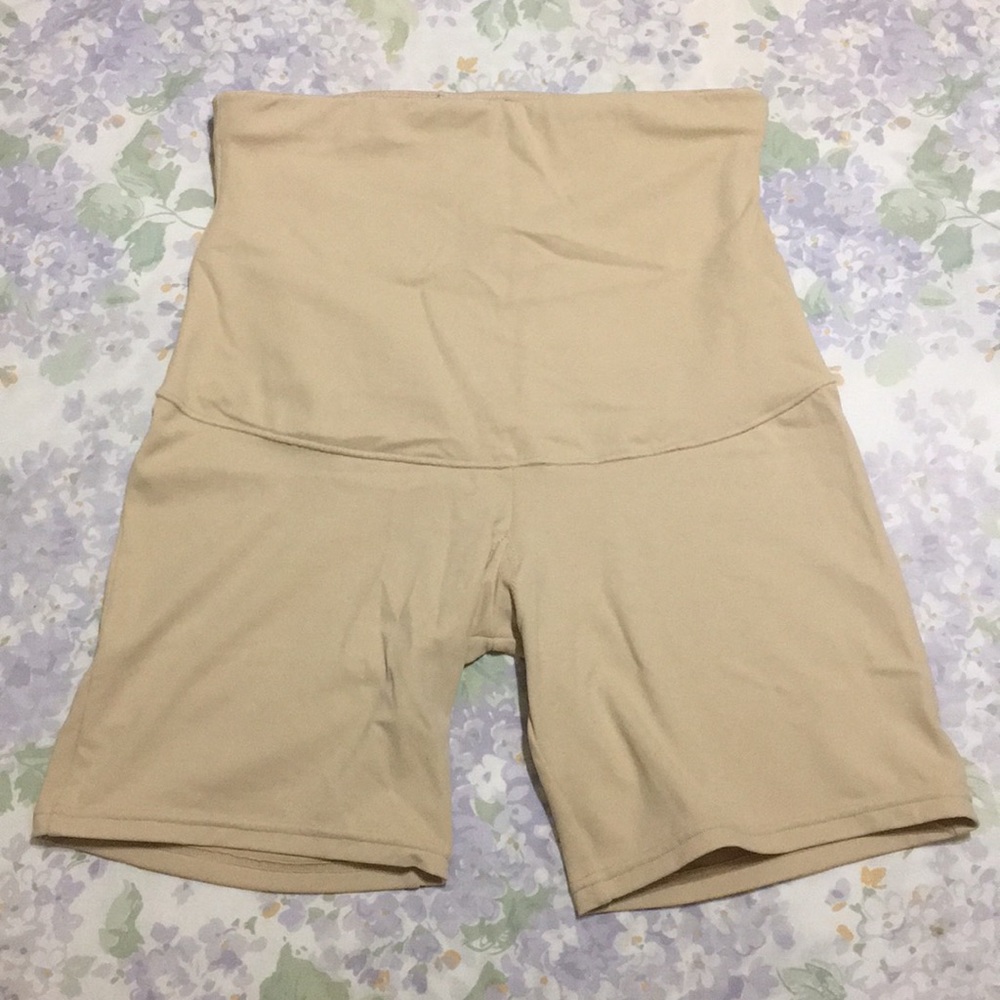 Empetua At-Waist Short. Sz L